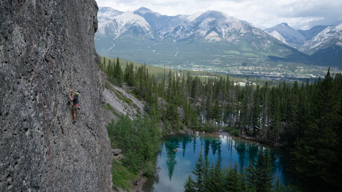 RECCO and Alpine Club of Canada promote hiking safety and searchability